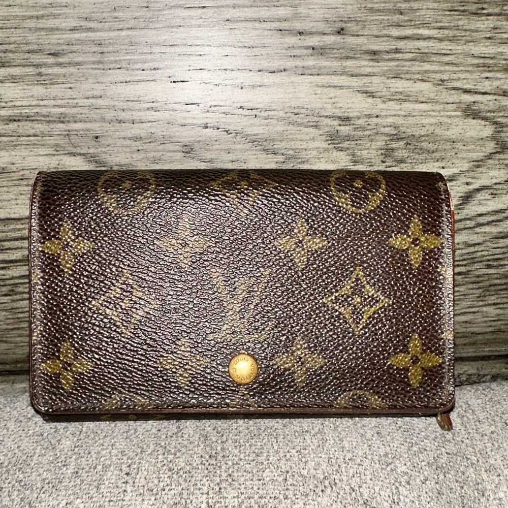 Authentic Vintage Louis Vuitton Monogram Snap Wallet